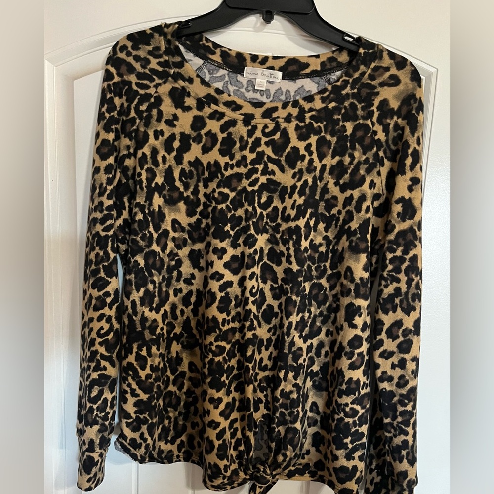 Nine Britton Billie Tie Front Brushed Knit Top; size medium